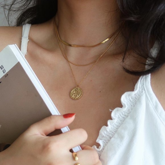 NEW 18K Gold Plated Vintage Lion Coin Necklace - Picture 5 of 7